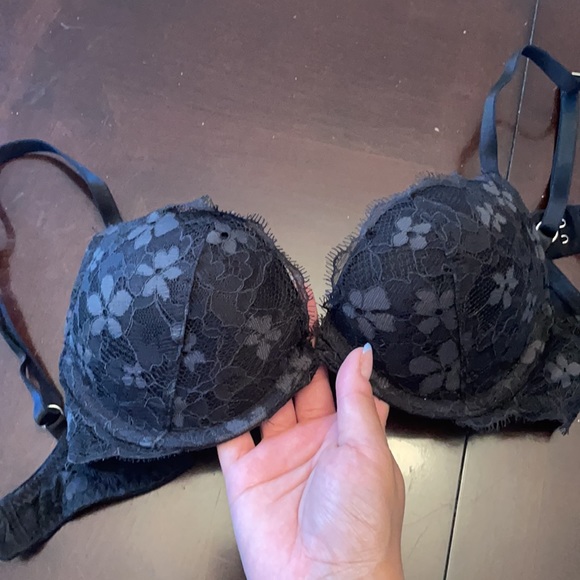 Victoria’s Secret Bras - Picture 2 of 5